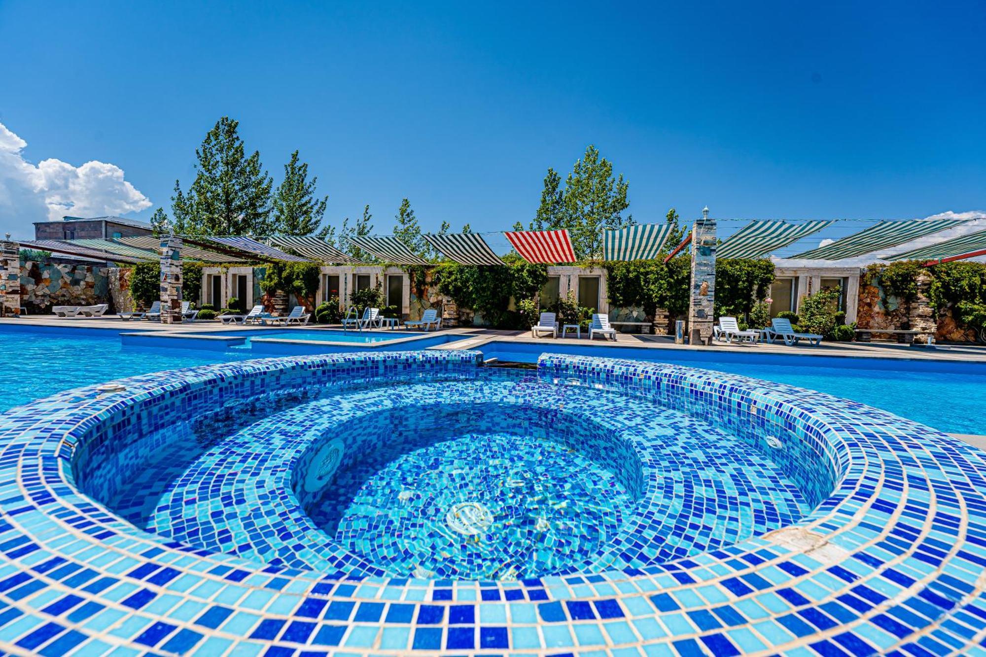 Maria Resort Севан Екстериор снимка