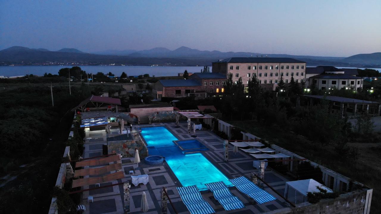 Maria Resort Севан Екстериор снимка